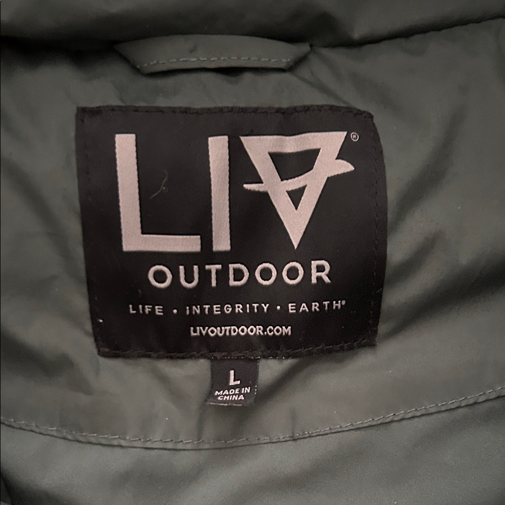 LIV Outdoor Women's Quilted Puffer Jacket - Picture 3 of 5